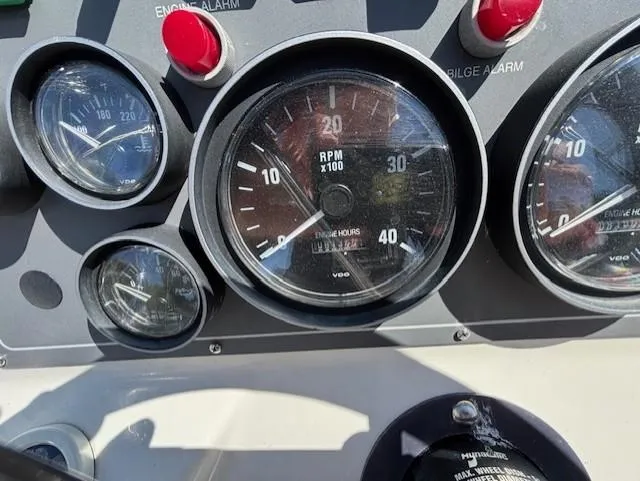 Island Dreamer Yacht Photos Pics 