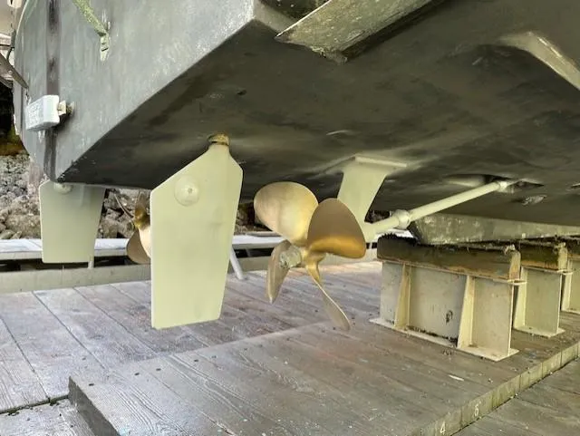 Island Dreamer Yacht Photos Pics 