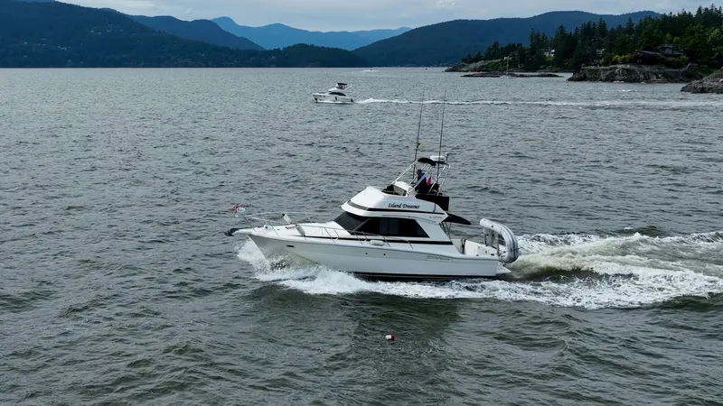 Island Dreamer Yacht Photos Pics 