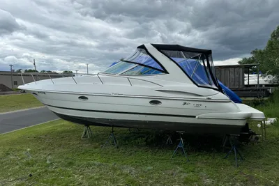 Cruisers Yachts 3470 Express