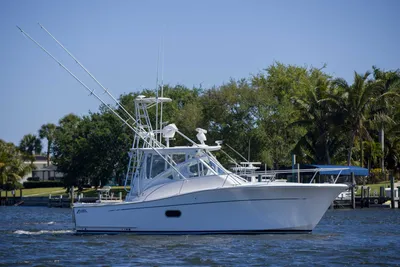 Luhrs 37 Canyon Express