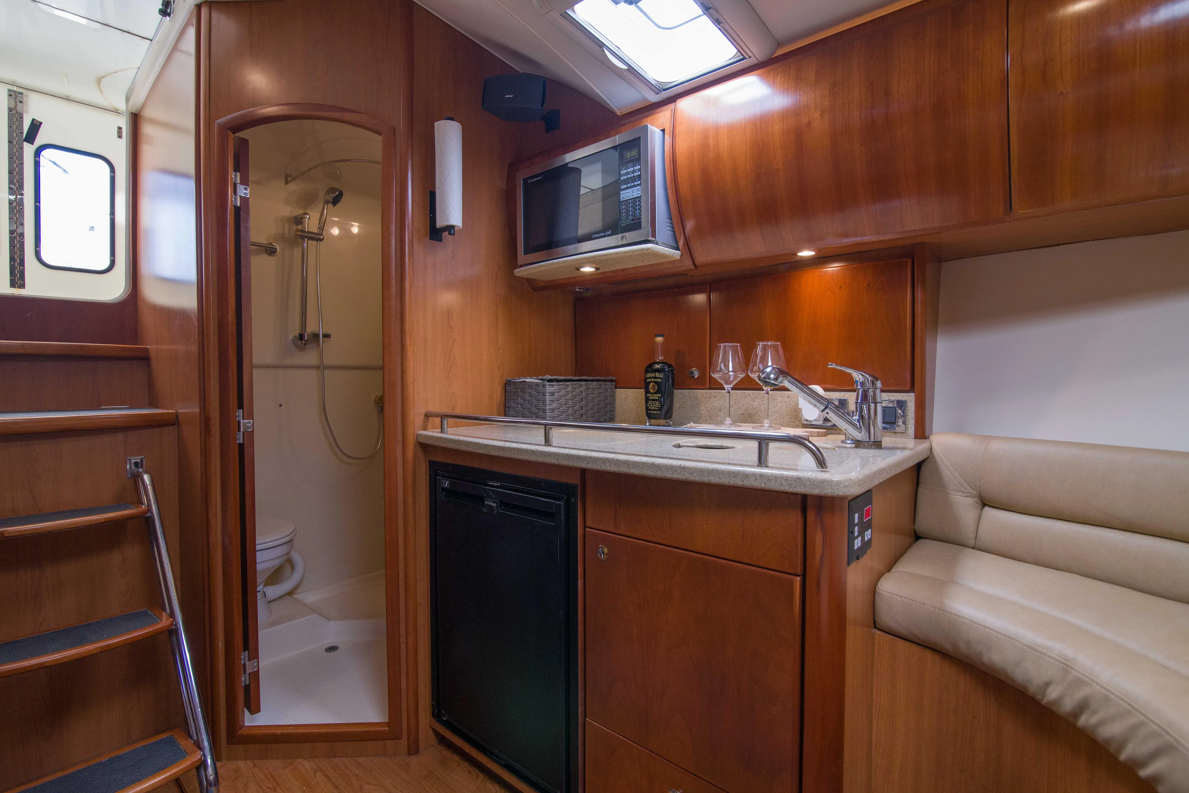 Date Night Keeping It Reel Yacht Photos Pics Luhrs 37 Date Night Keeping It Reel - Interior Cabin