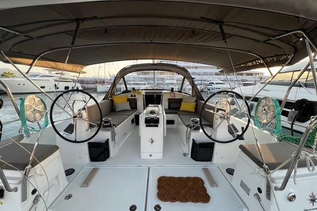 2023 Jeanneau 43 