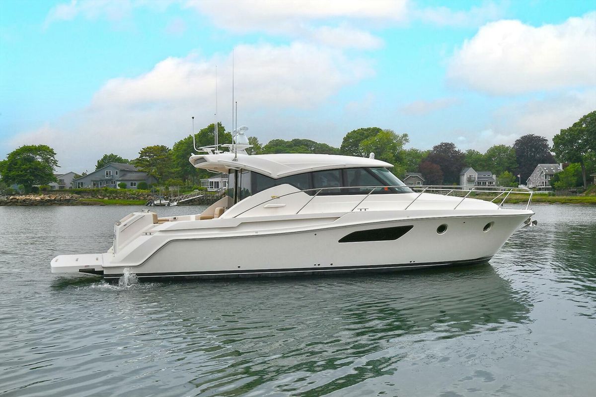 2015 Tiara Yachts 44 
