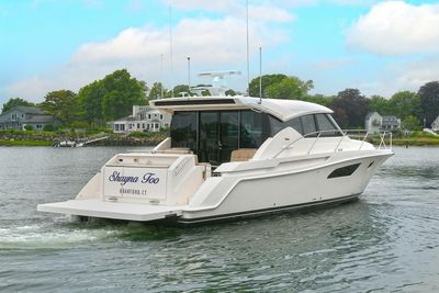 Yacht