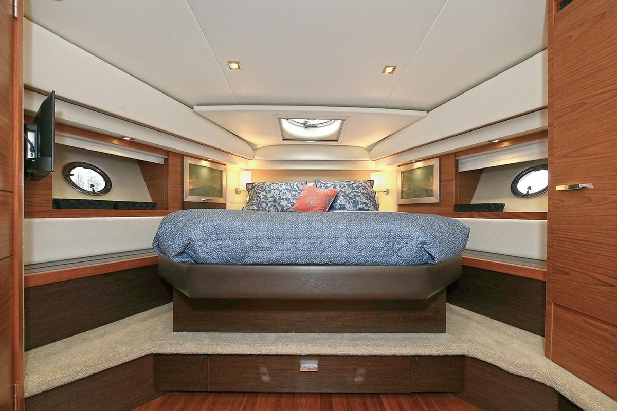 2015 Tiara Yachts 44 