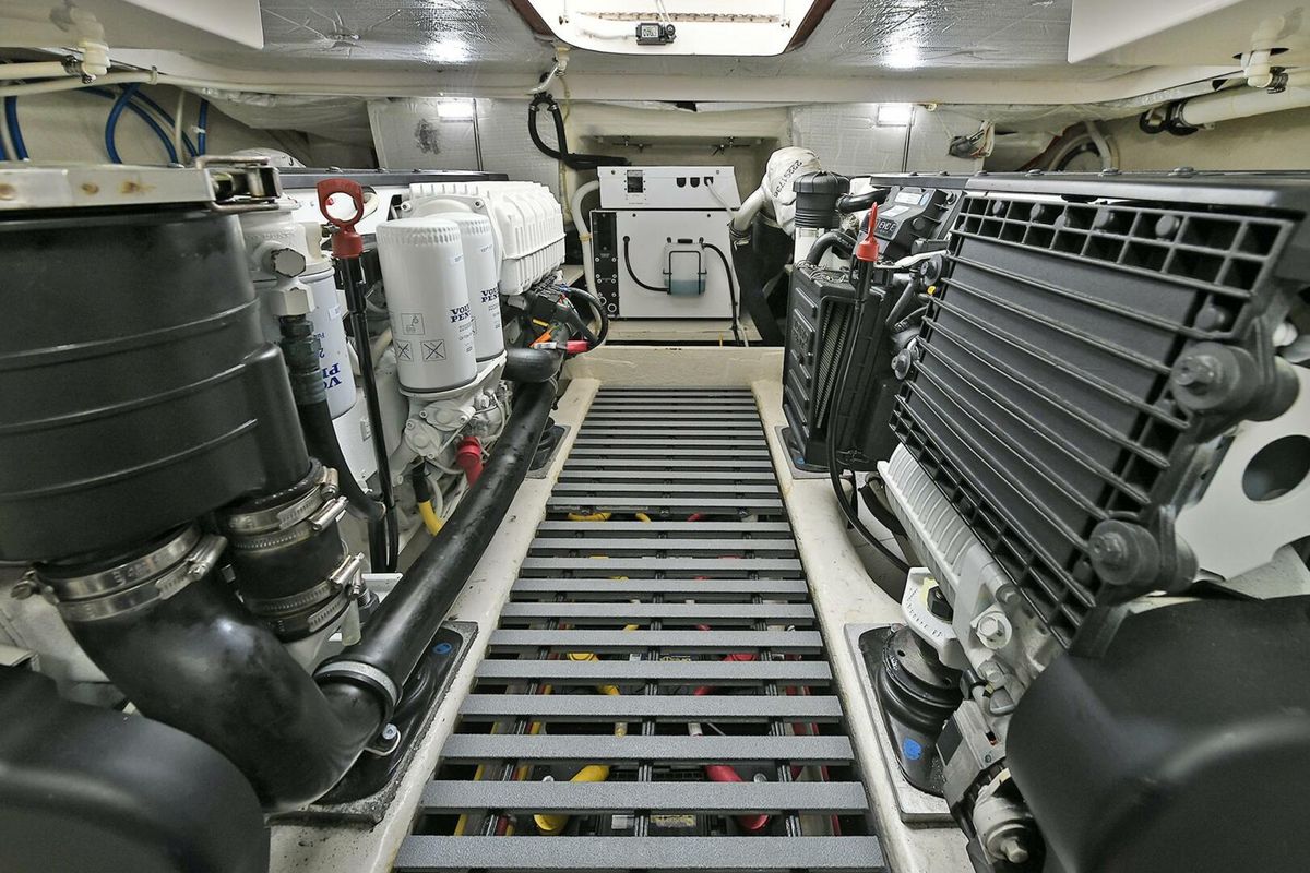2015 Tiara Yachts 44 