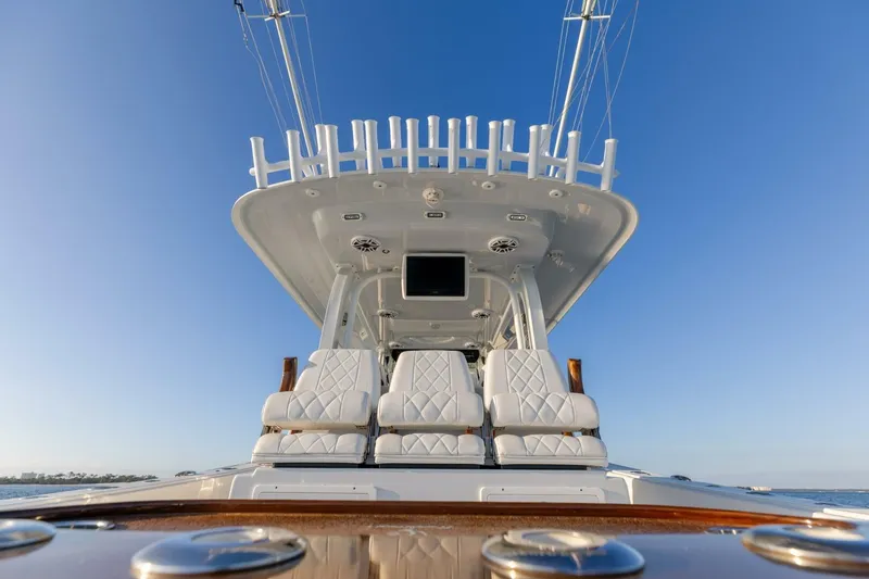 Just Looking Yacht Photos Pics Luxury Freeman 47 yacht interior, 2024 model, featuring plush seating and modern design.