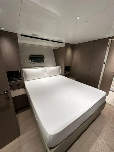  Yacht Photos Pics PHOTO-2025-07-23-22-47-11 11.jpg