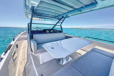 2026 Axopar 37 Sun-Top