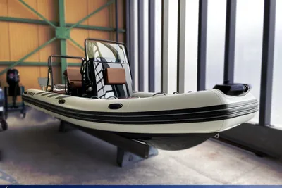 2022 Brig Navigator 610 Luxe Hypalon