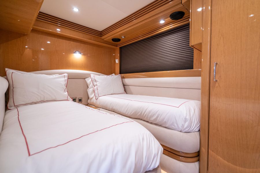 2008 Marquis 65