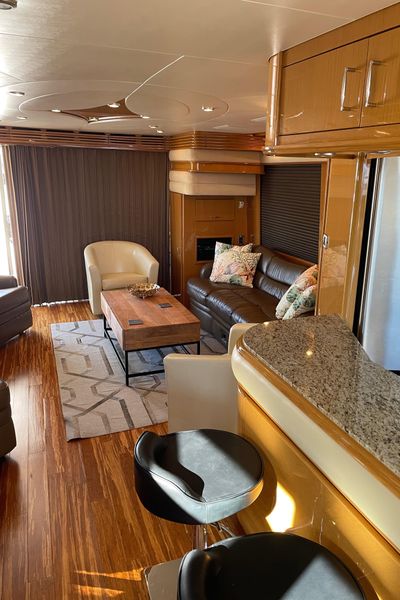 2008 Marquis 65