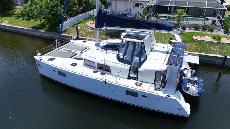 Aquamarine Yacht Photos Pics 