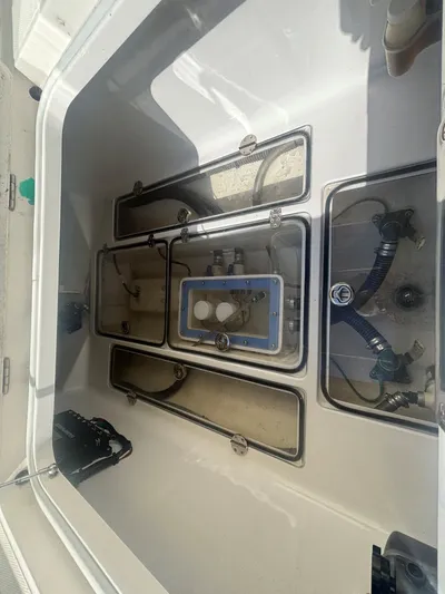  Yacht Photos Pics 2021 BAHAMA 41 - Image 23