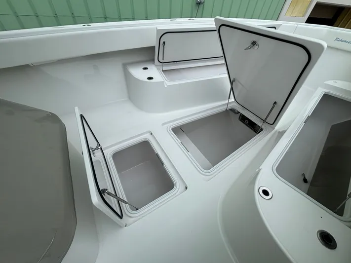  Yacht Photos Pics 2021 BAHAMA 41 - Image 27