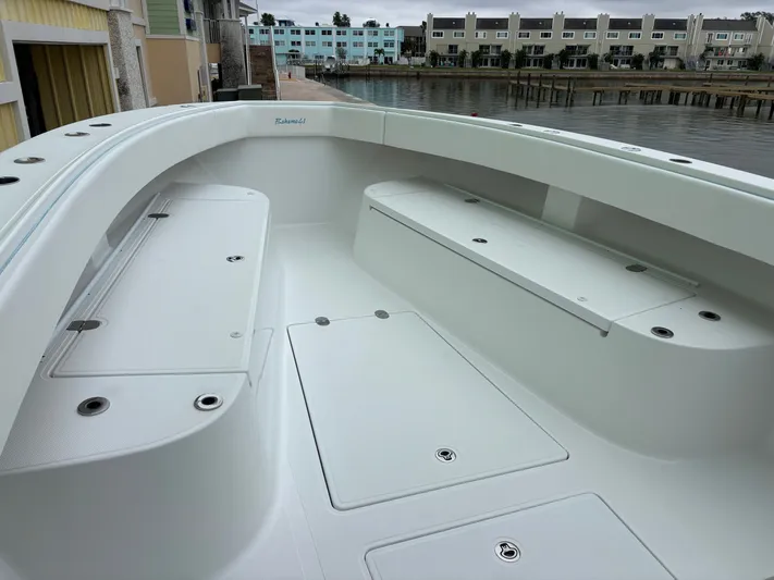  Yacht Photos Pics 2021 BAHAMA 41 - Image 31