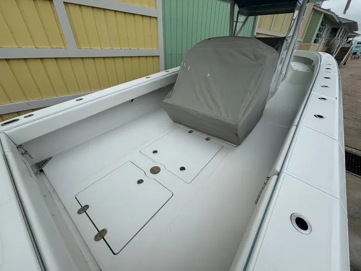  Yacht Photos Pics 2021 BAHAMA 41 - Image 19