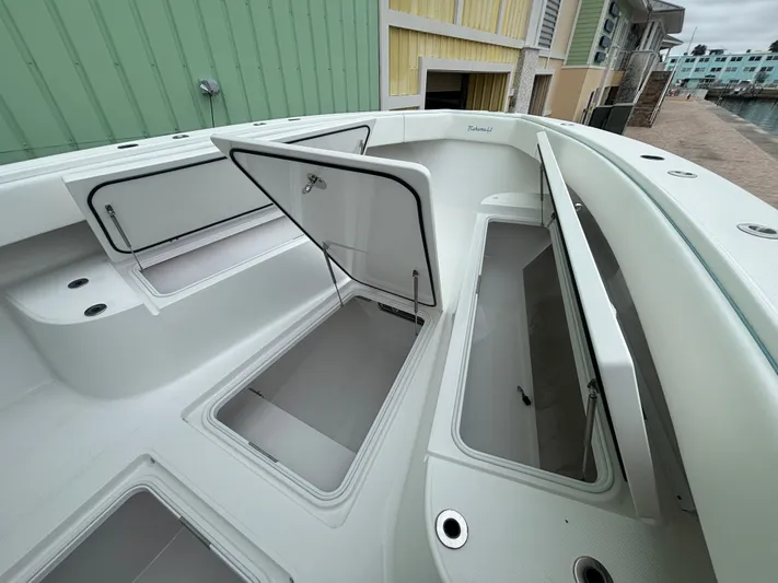  Yacht Photos Pics 2021 BAHAMA 41 - Image 28