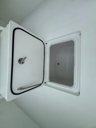  Yacht Photos Pics 2021 BAHAMA 41 - Image 56