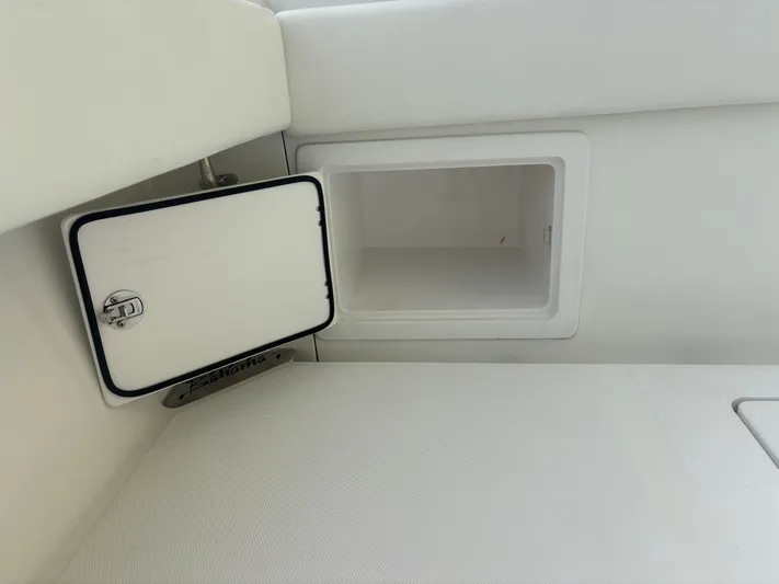  Yacht Photos Pics 2021 BAHAMA 41 - Image 96