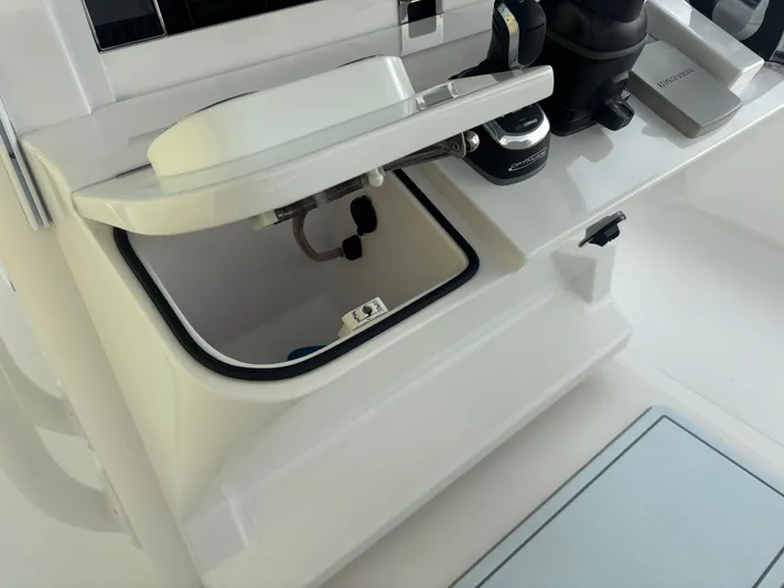  Yacht Photos Pics 2021 BAHAMA 41 - Image 81