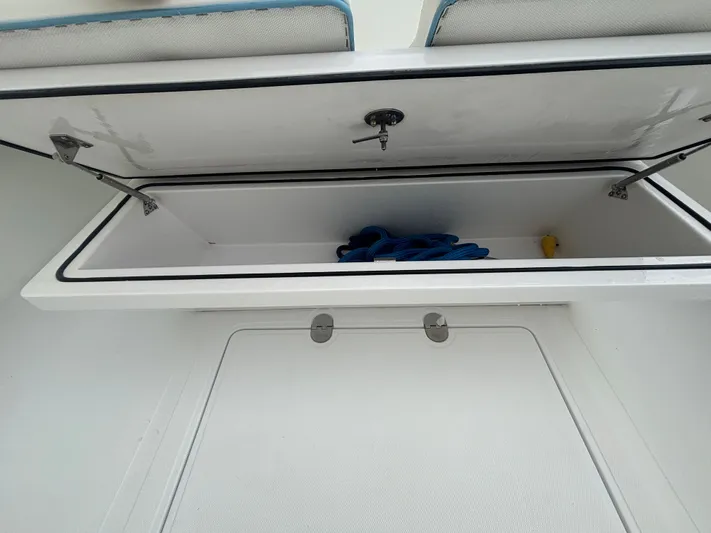  Yacht Photos Pics 2021 BAHAMA 41 - Image 91