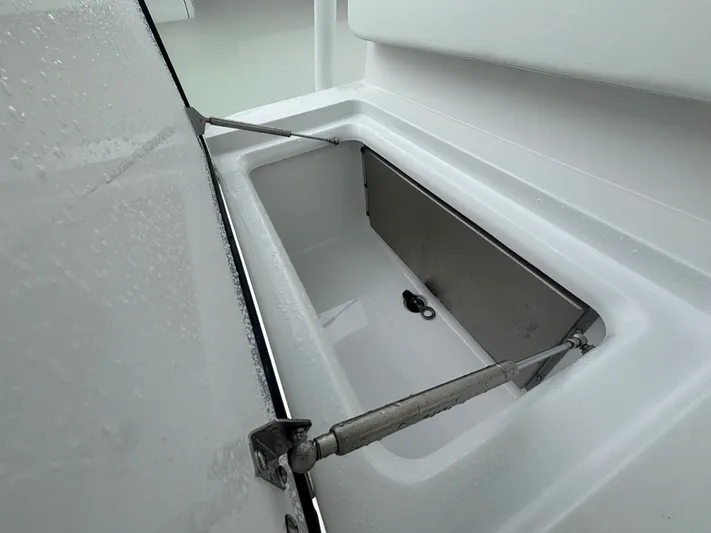  Yacht Photos Pics 2021 BAHAMA 41 - Image 36