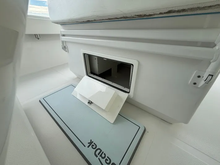  Yacht Photos Pics 2021 BAHAMA 41 - Image 82