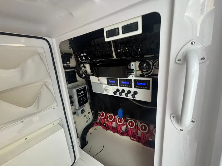  Yacht Photos Pics 2021 BAHAMA 41 - Image 65