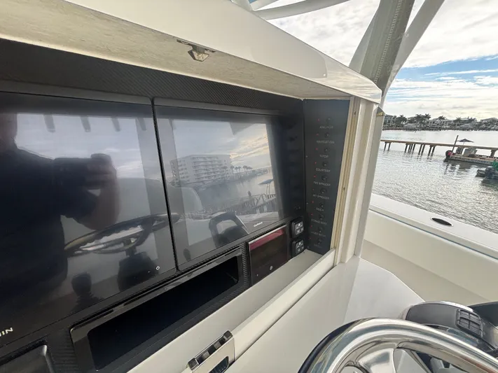  Yacht Photos Pics 2021 BAHAMA 41 - Image 78