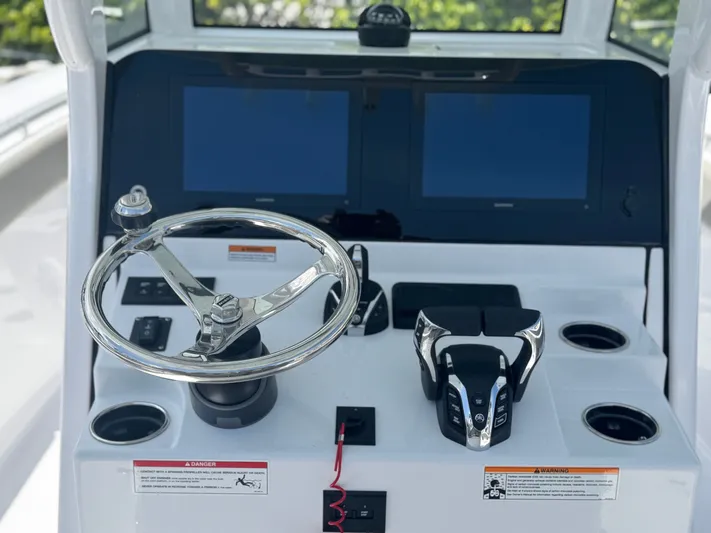  Yacht Photos Pics 2025 SPORTSMAN 262 OPEN - Image 3