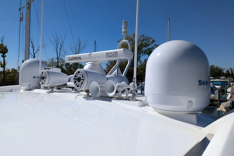  Yacht Photos Pics 2006 Sunseeker Predator 68 yacht with Garmin xHD2 radar and Sea antennas.