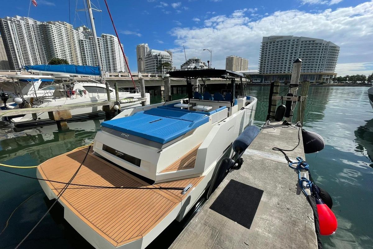2021 De Antonio Yachts 42 