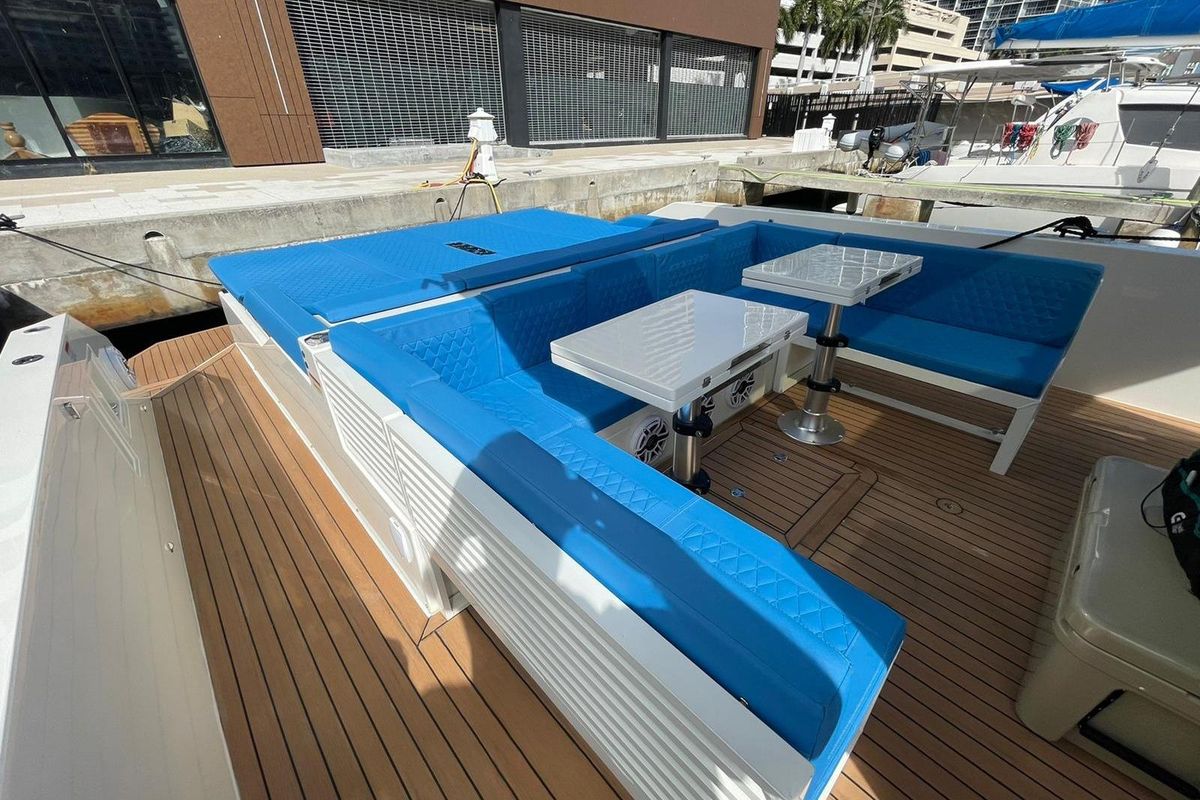 2021 De Antonio Yachts 42 