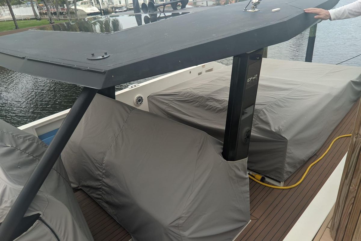 2021 De Antonio Yachts 42 