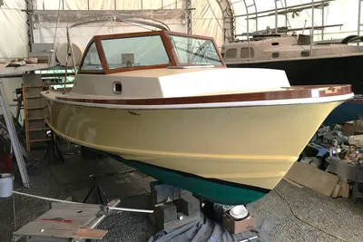 Hunt Yachts Surfhunter 25