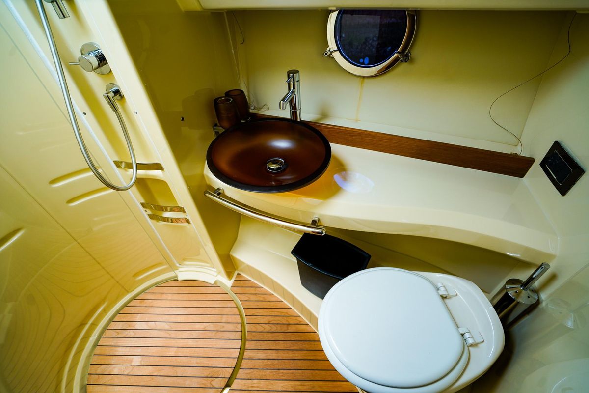 2017 Azimut 43 
