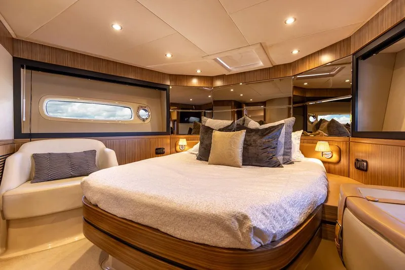 Septembre Yacht Photos Pics 