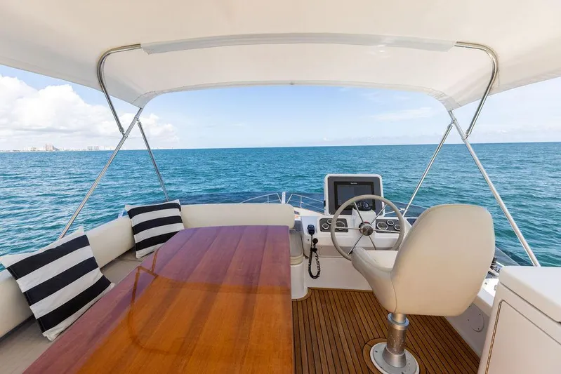 Septembre Yacht Photos Pics 