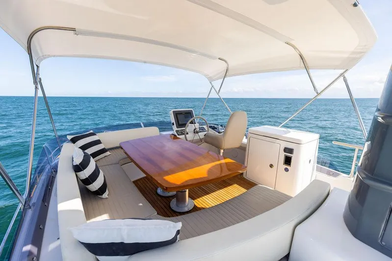 Septembre Yacht Photos Pics 