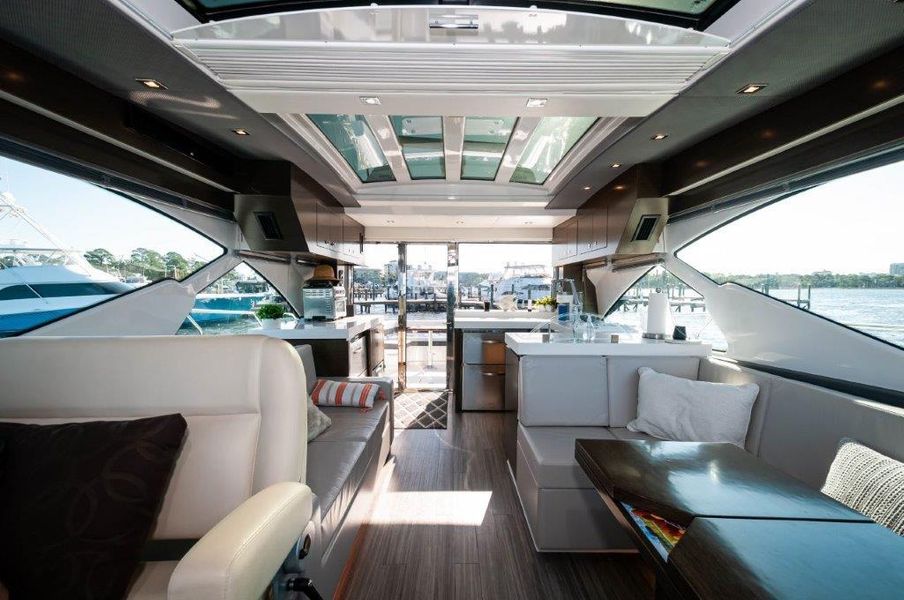 2016 Cruisers Yachts 60 Cantius