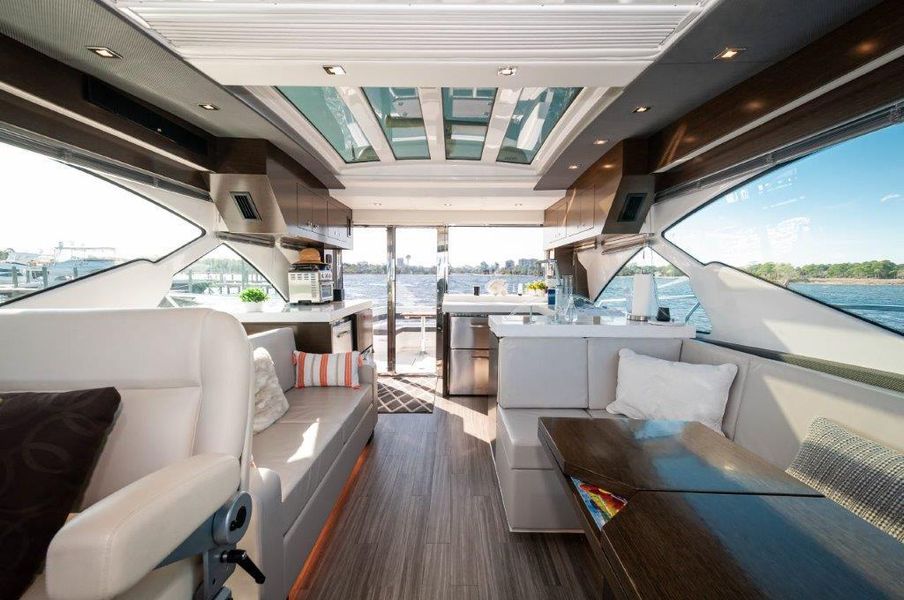 2016 Cruisers Yachts 60 Cantius