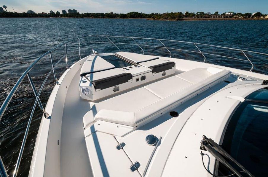 2016 Cruisers Yachts 60 Cantius