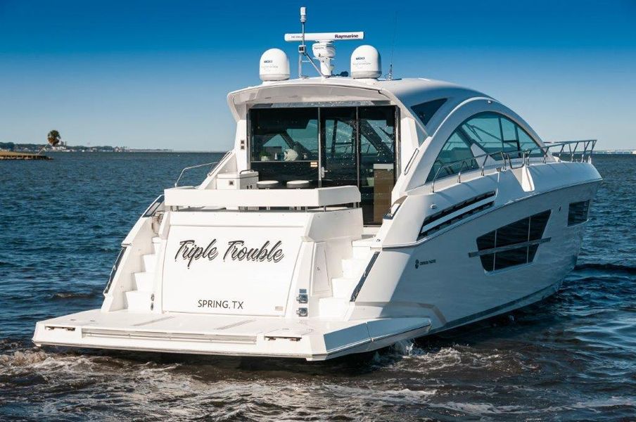 2016 Cruisers Yachts 60 Cantius