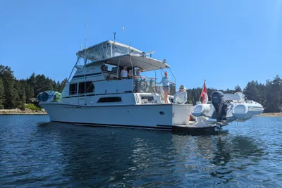 Uniflite 42 extended cockpit motoryacht. Boathouse kept. Clean!