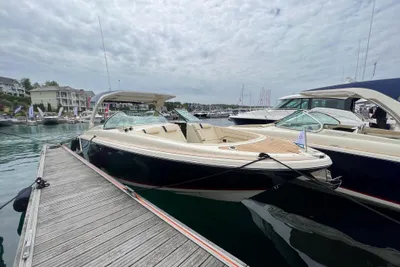 Chris-Craft Launch 35 GT