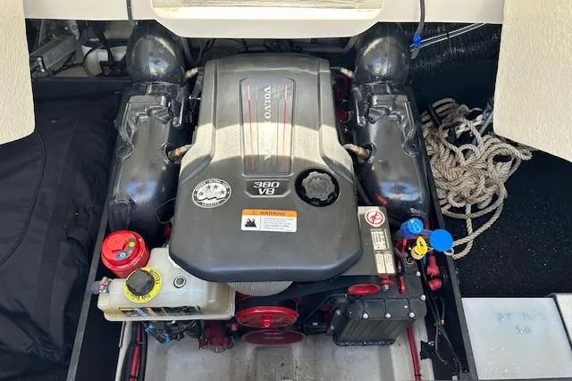  Yacht Photos Pics 2023 Regal 2800 Bowrider engine compartment featuring a Volvo 380 V8 engine.