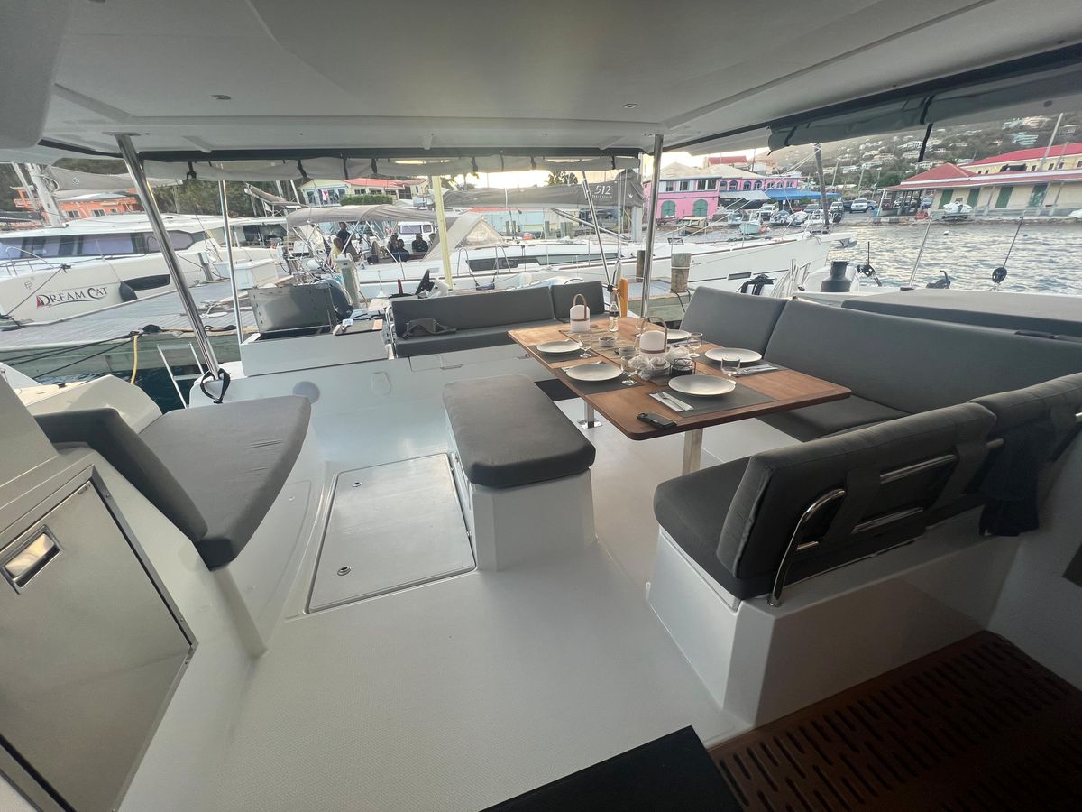 2022 Fountaine Pajot 51 