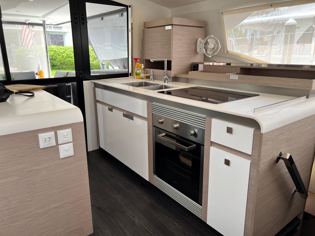 2022 Fountaine Pajot 51 